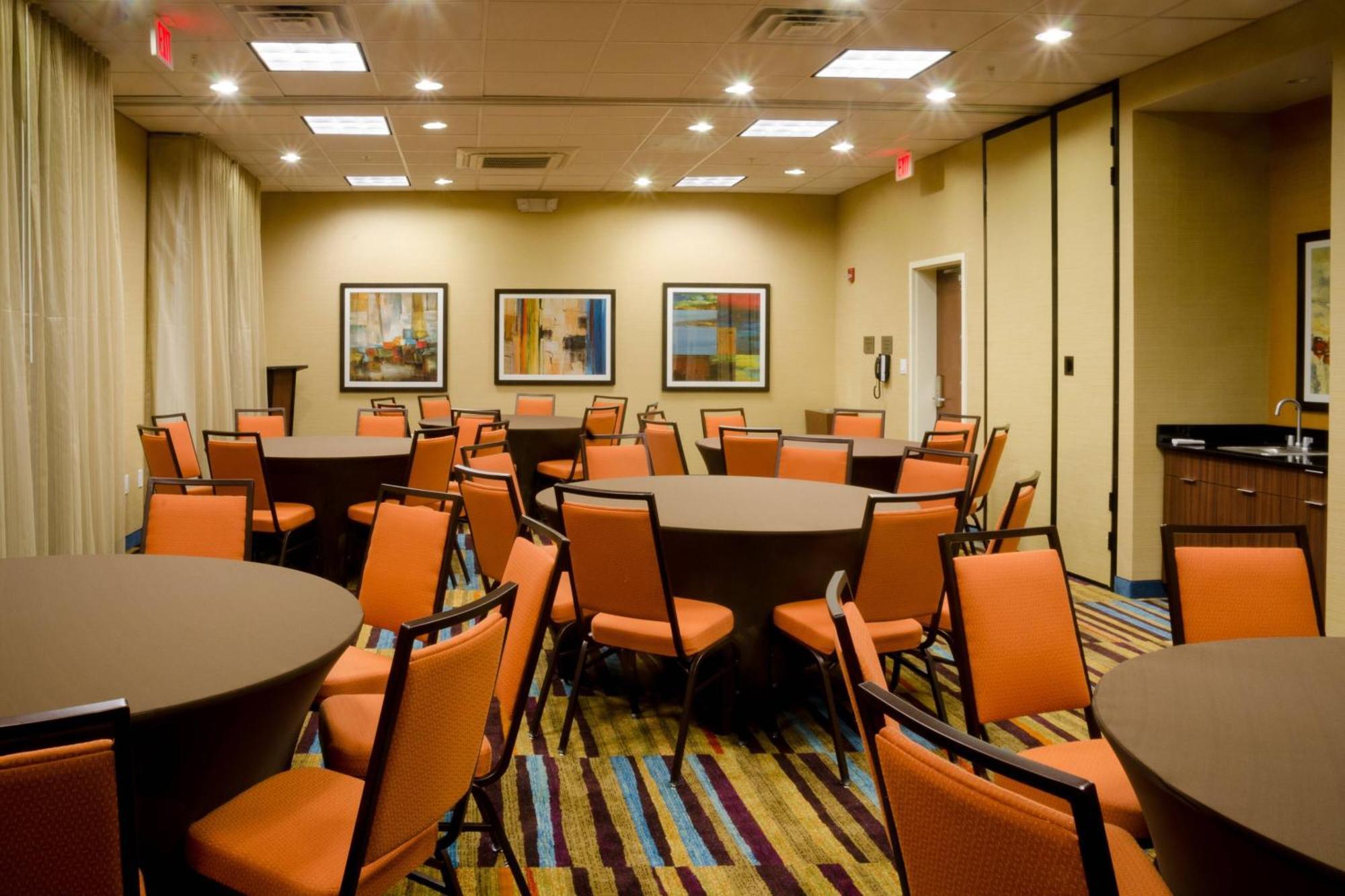 Fairfield Inn & Suites By Marriott Fayetteville North Bagian luar foto
